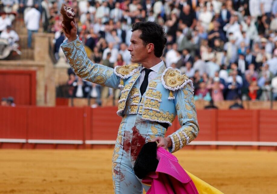 El sentido brindis de Luque a Morante: "Aquí lo esperamos, en la plaza, que es donde queremos verlo”