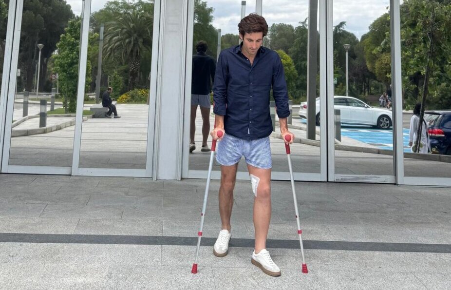 Alberto Durán abandona el hospital pendiente de la prueba que calibrará la gravedad de su lesión en el nervio femoral