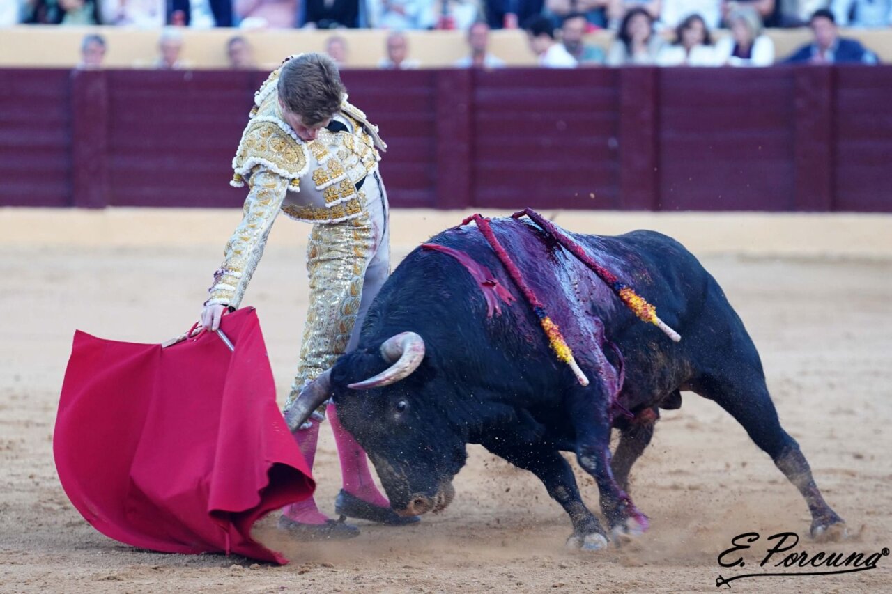 La rotunda faena de Borja Jiménez en Osuna, en vídeo
