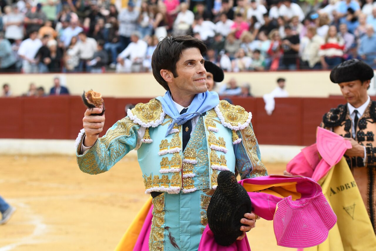 Las buenas formas de Juan Miguel, que cortó una oreja, y Fernando Plaza sacan nota en Valdemoro