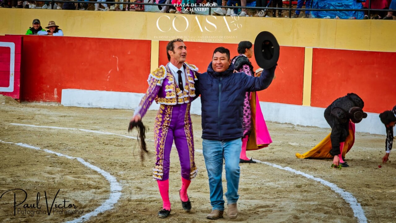 El Fandi indulta en Coasa y triunfa con Colombo y Valadez