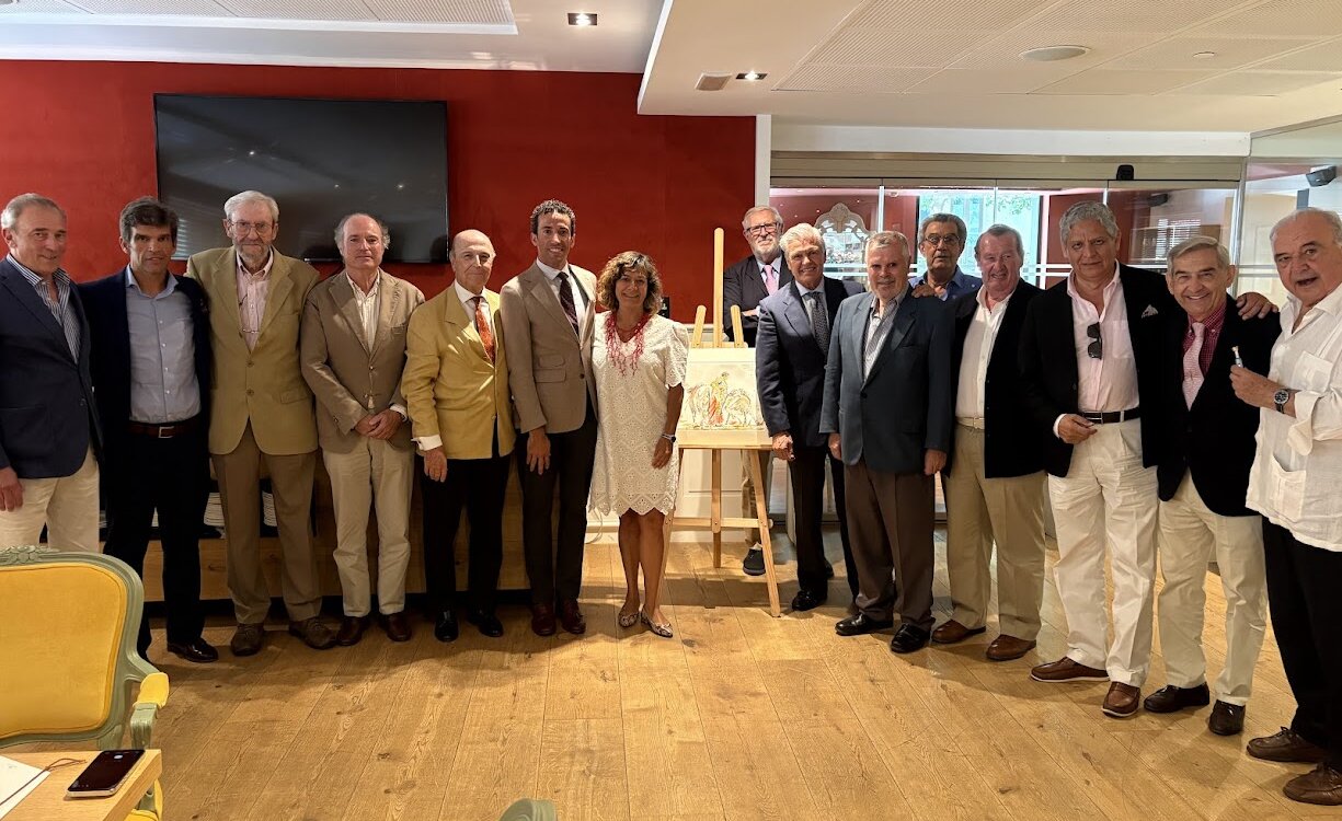 David de Miranda recoge el premio de la Tertulia Espartaco del Hotel Colón