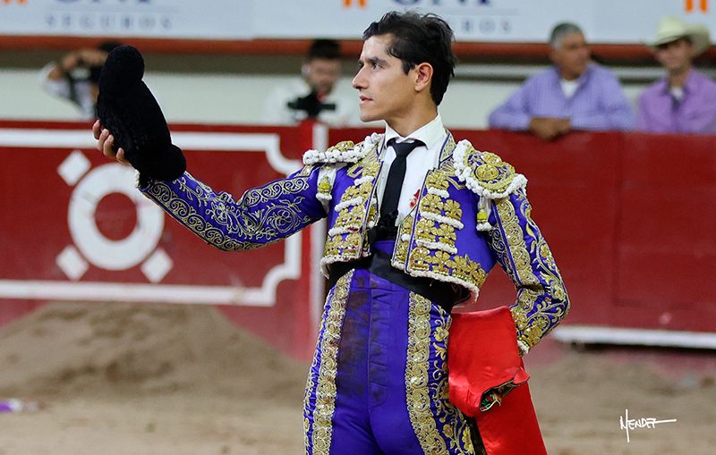 Luis David Adame da una vuelta al ruedo en la séptima de Aguascalientes ante otra gran entrada