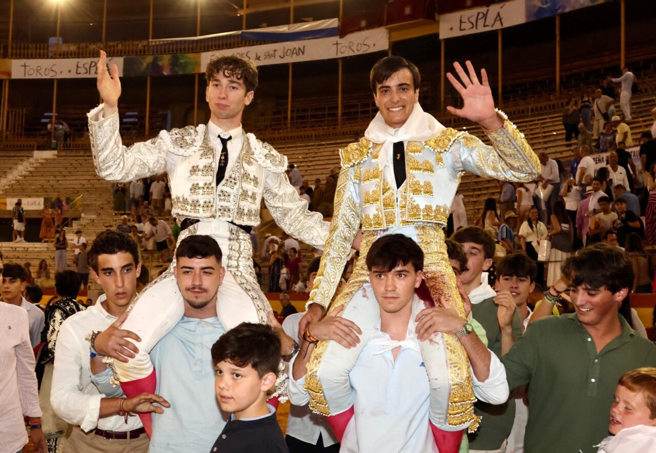 Israel Guirao y Rodrigo Villalón, en hombros en la sin caballos de Alicante; Cristóbal Granero, luxación de hombro