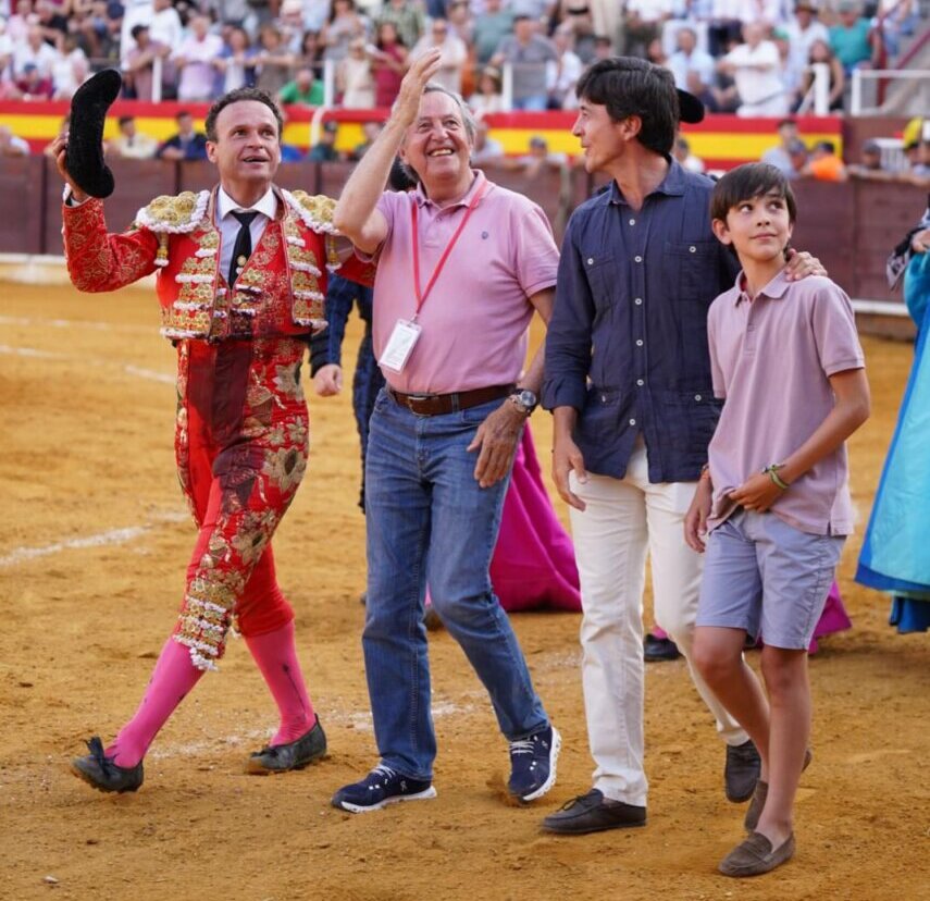 Antonio Ferrera indulta a Listoncillo, de El Capea, en Muro