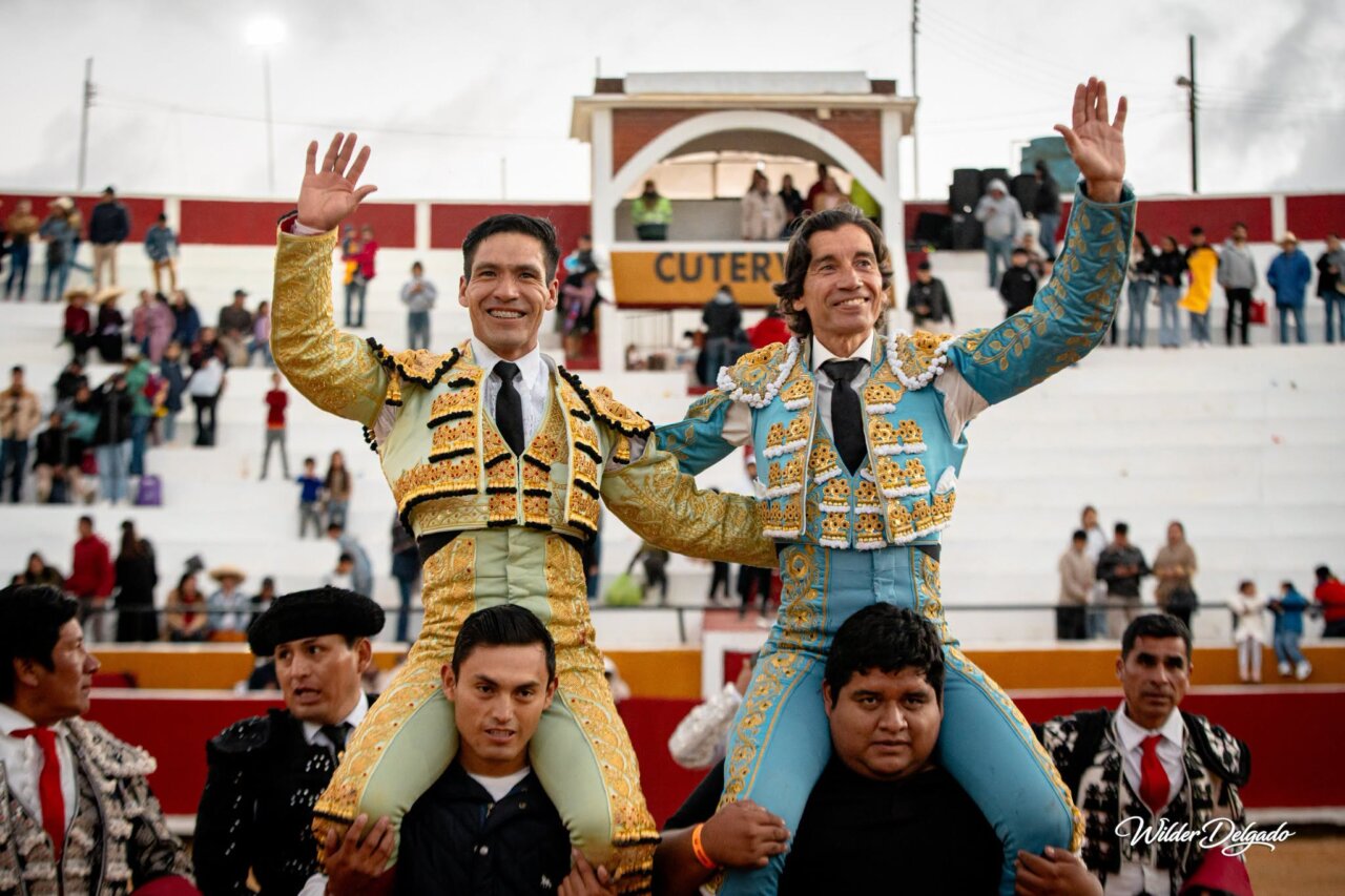 Curro Díaz y Óscar Quiñones, a hombros en Cutervo