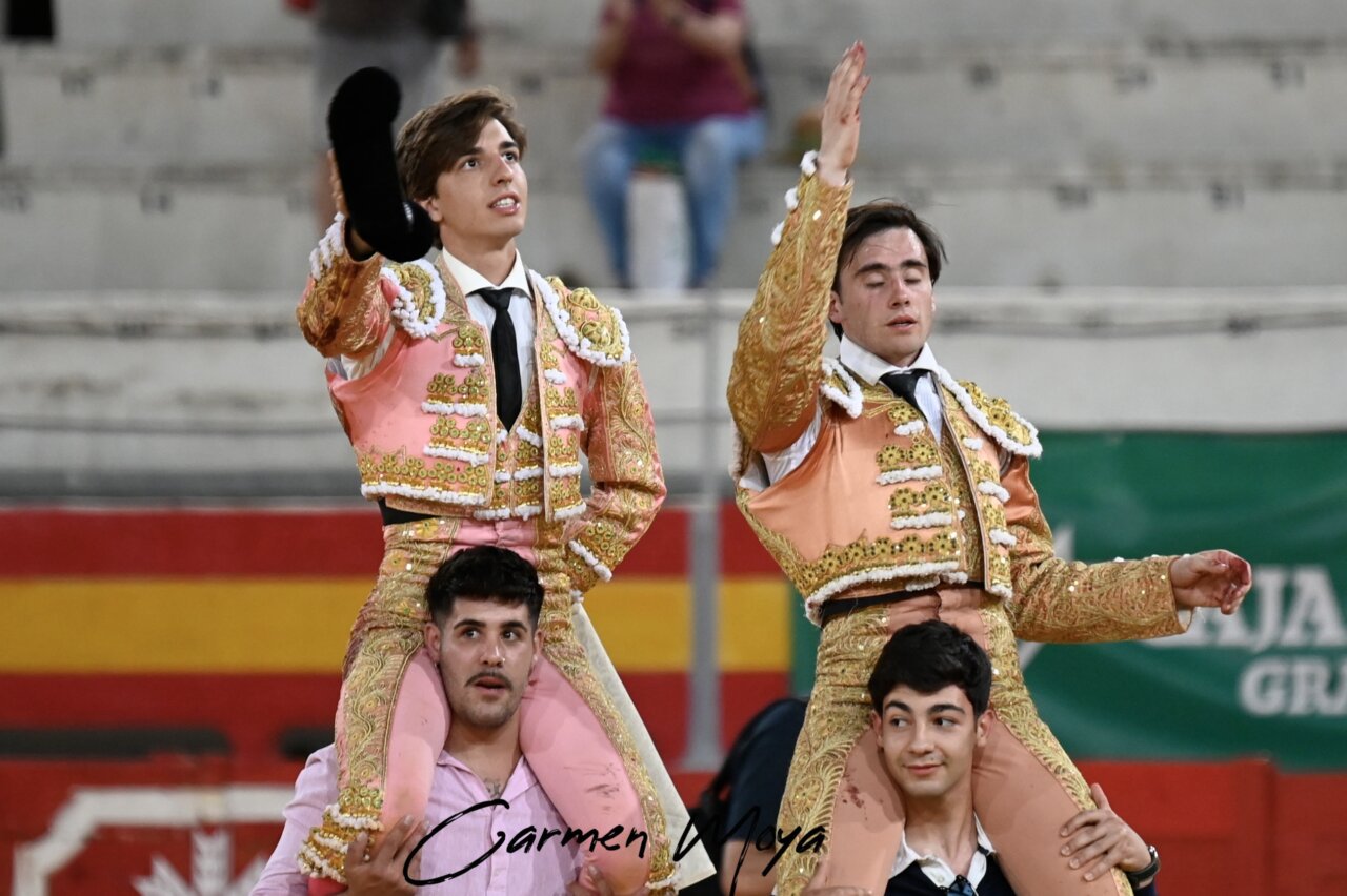 Julio Norte e Iván Rejas abren en triunfo el Corpus de Granada