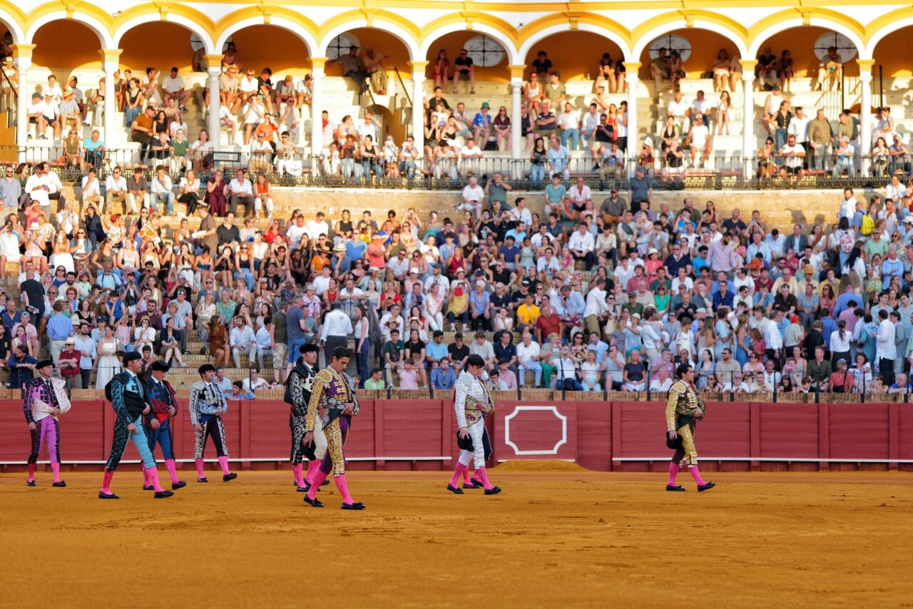 Siga novillo a novillo la primera nocturna de la Maestranza de Sevilla