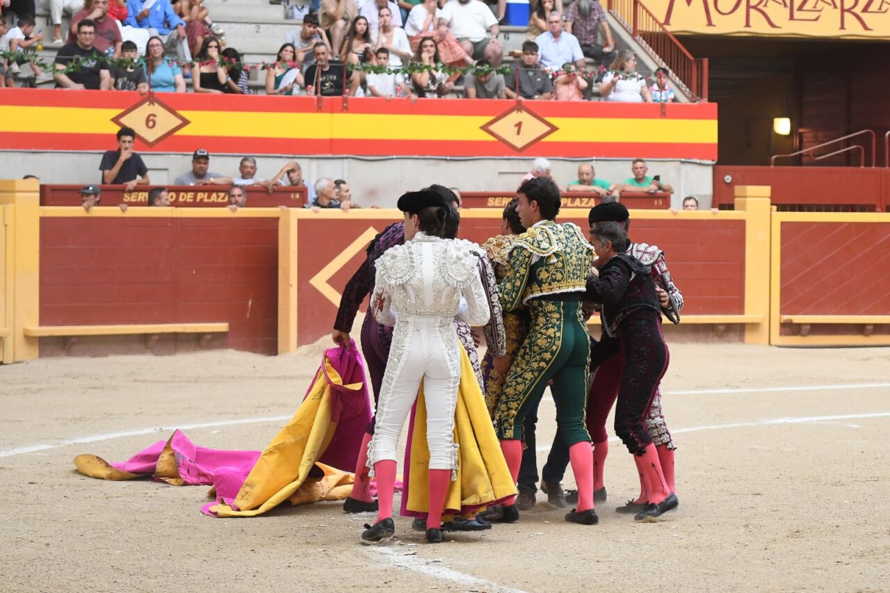 Tomás Angulo, intervenido de dos cornadas tras dos angustiosas cogidas en Moralzarzal