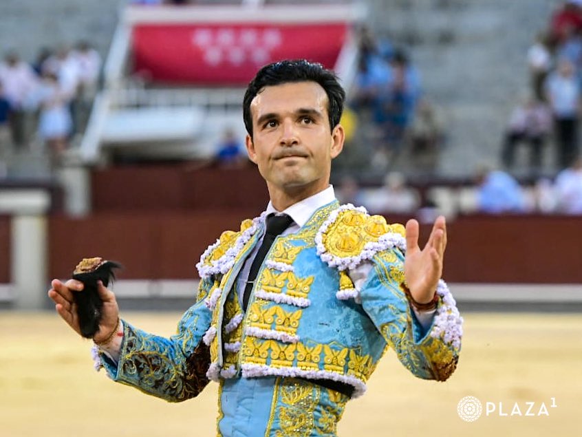 Inédito Peñaranda con el rajado tercero; oreja a la inteligencia y gran espada de Cristián Pérez en Las Ventas