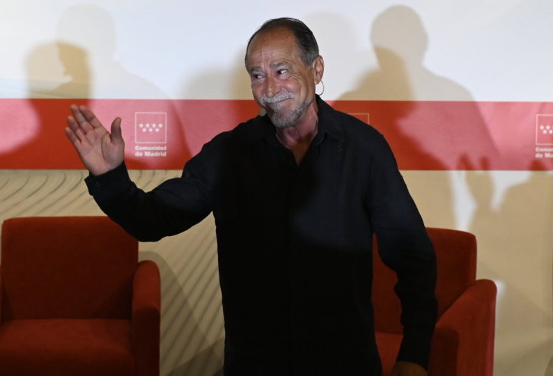 Las mil caras de Luis Francisco Esplá, en la exposición antológica del edificio de Correos de Alicante