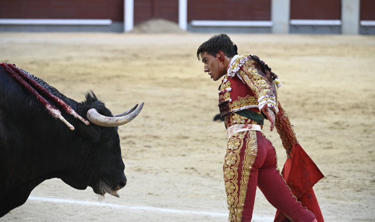 Los jóvenes siguen apretando