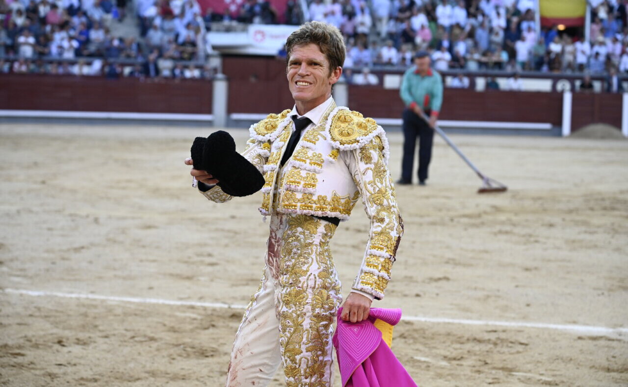 Borja Jiménez arruina con la espada una faena de premio gordo en Madrid