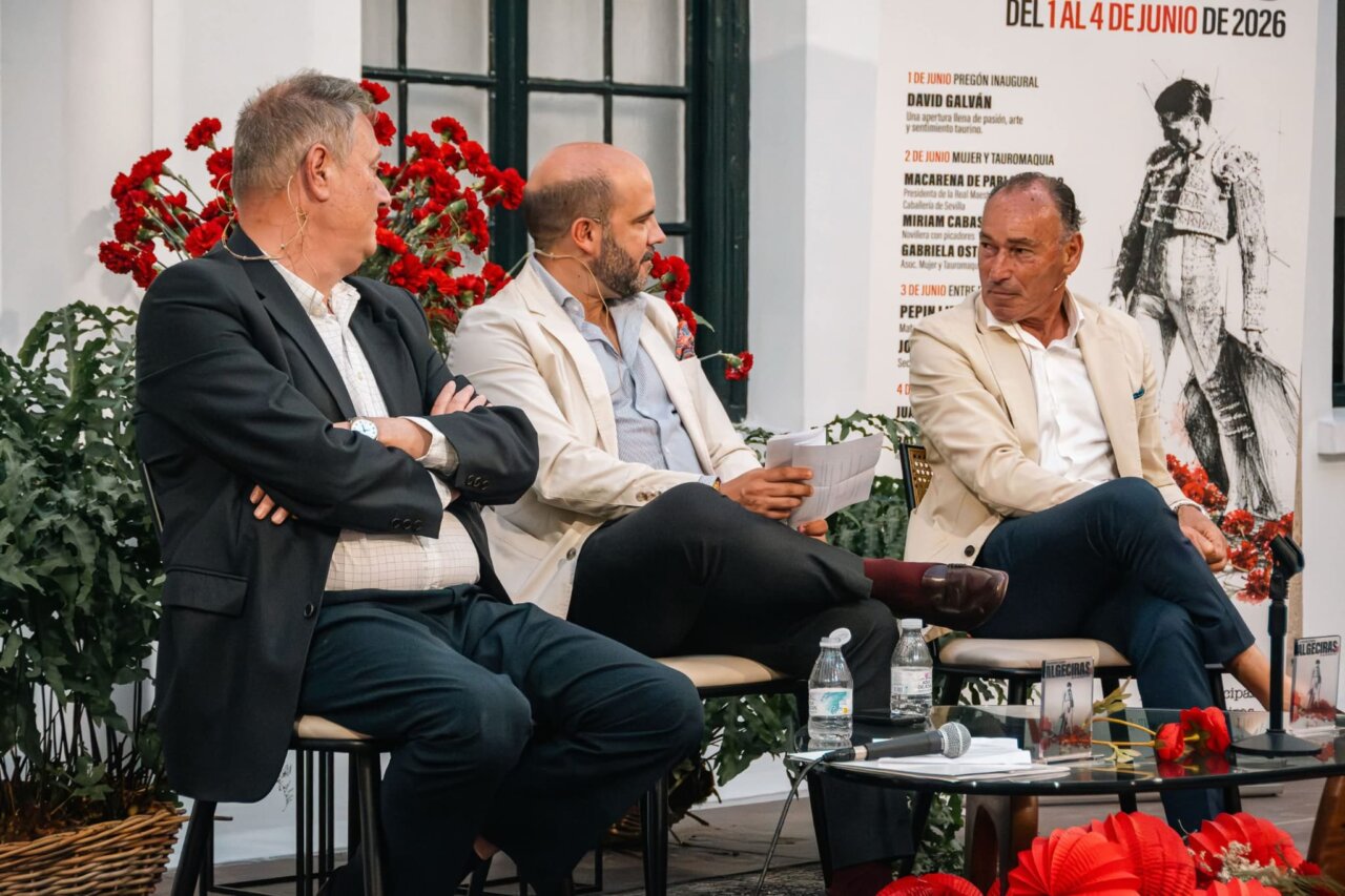 Pepín Liria recorre su trayectoria con emoción en las Jornadas Taurinas de Algeciras