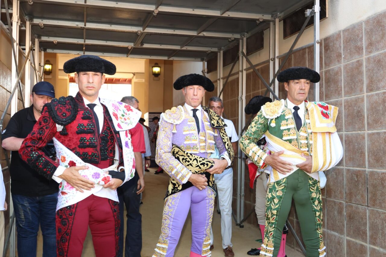 Manzanares, por primera vez con los victorinos en Alicante, junto a El Cid y Escribano