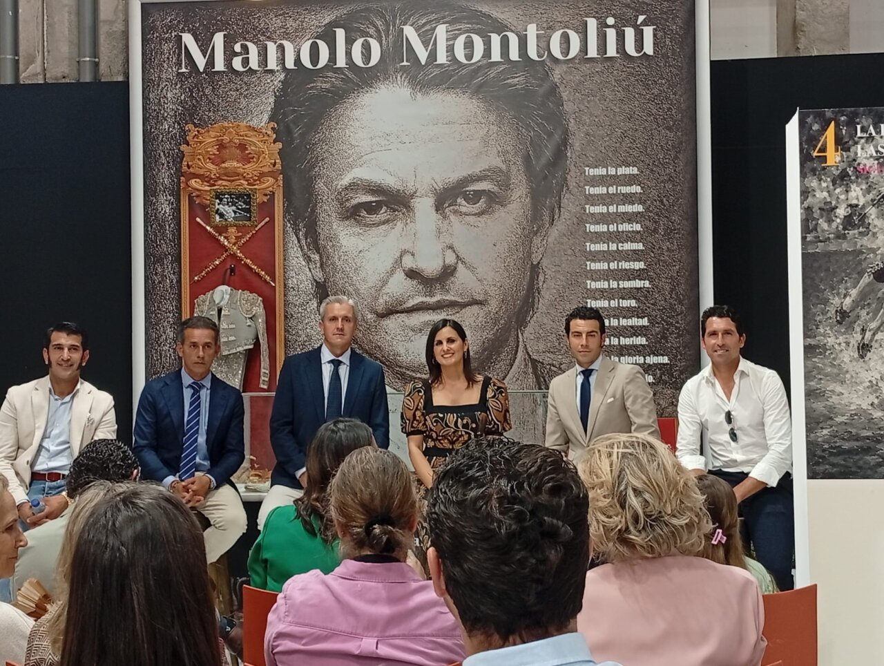 El recuerdo a Montoliu, figura central de la exposición "Toreros de plata"