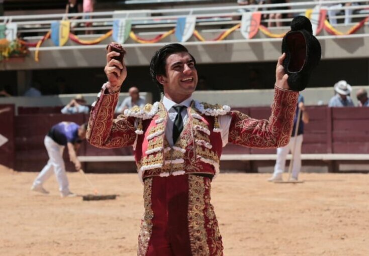 Colombo corta la primera oreja de la matinal al buen segundo de Robert Margé