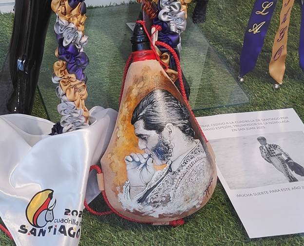 Una bota de vino con el retrato de Morante sale a subasta en Soria