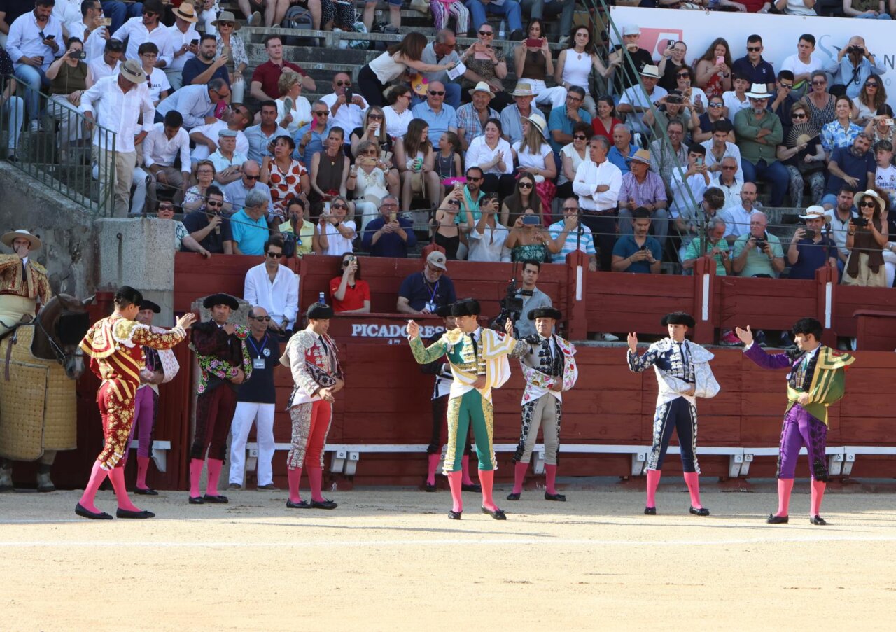 Rompe el paseíllo en Toledo con gran expectación en los tendidos