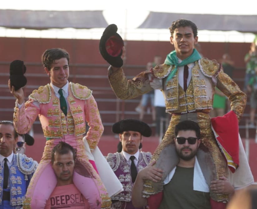Ignacio Garibay y Jorge Hurtado, en hombros en Moraleja