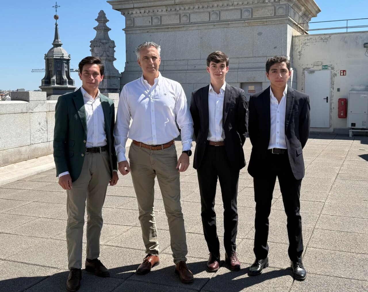 Carlos Novillo recibe a los finalistas del Circuito de Madrid antes de las dos finales