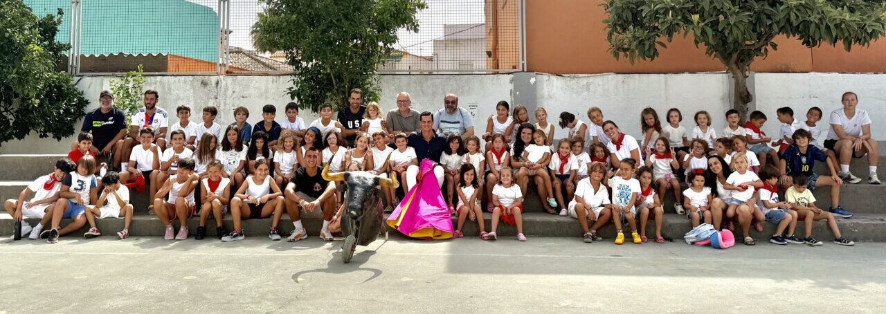 Galván acerca la Tauromaquia a los niños en Algeciras