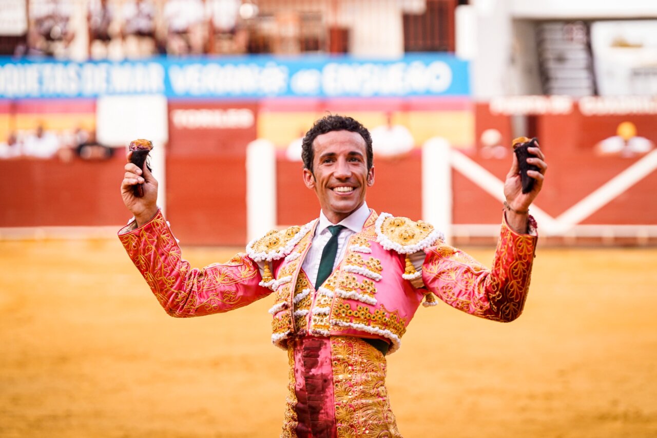 Dos orejas para David de Miranda del buen quinto de El Parralejo