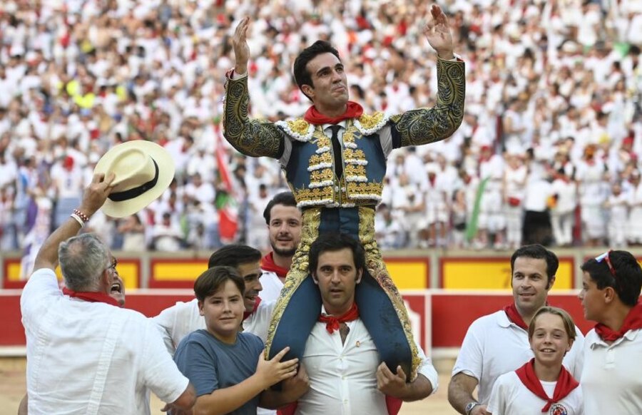 Éxtasis de Rufo, pleno en San Fermín con la bravura y la clase de Jandilla