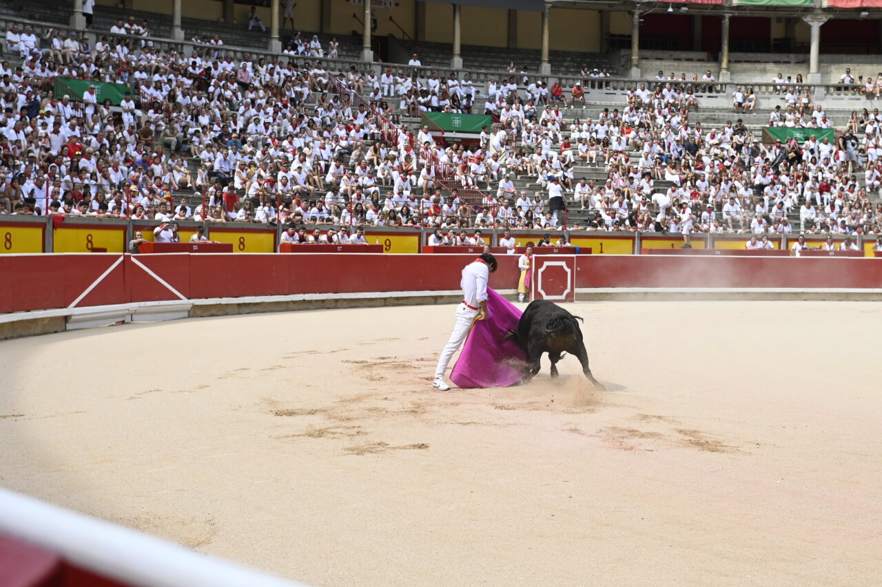 Excelente mañana en Pamplona con los erales de Hermanas Azcona