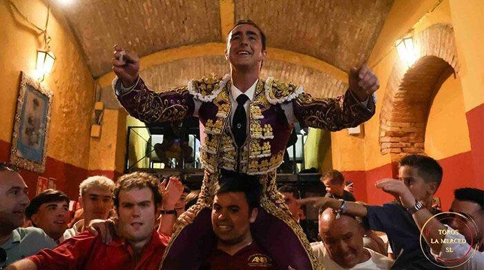 El Fandi enloquece Huelva en una interesante miurada