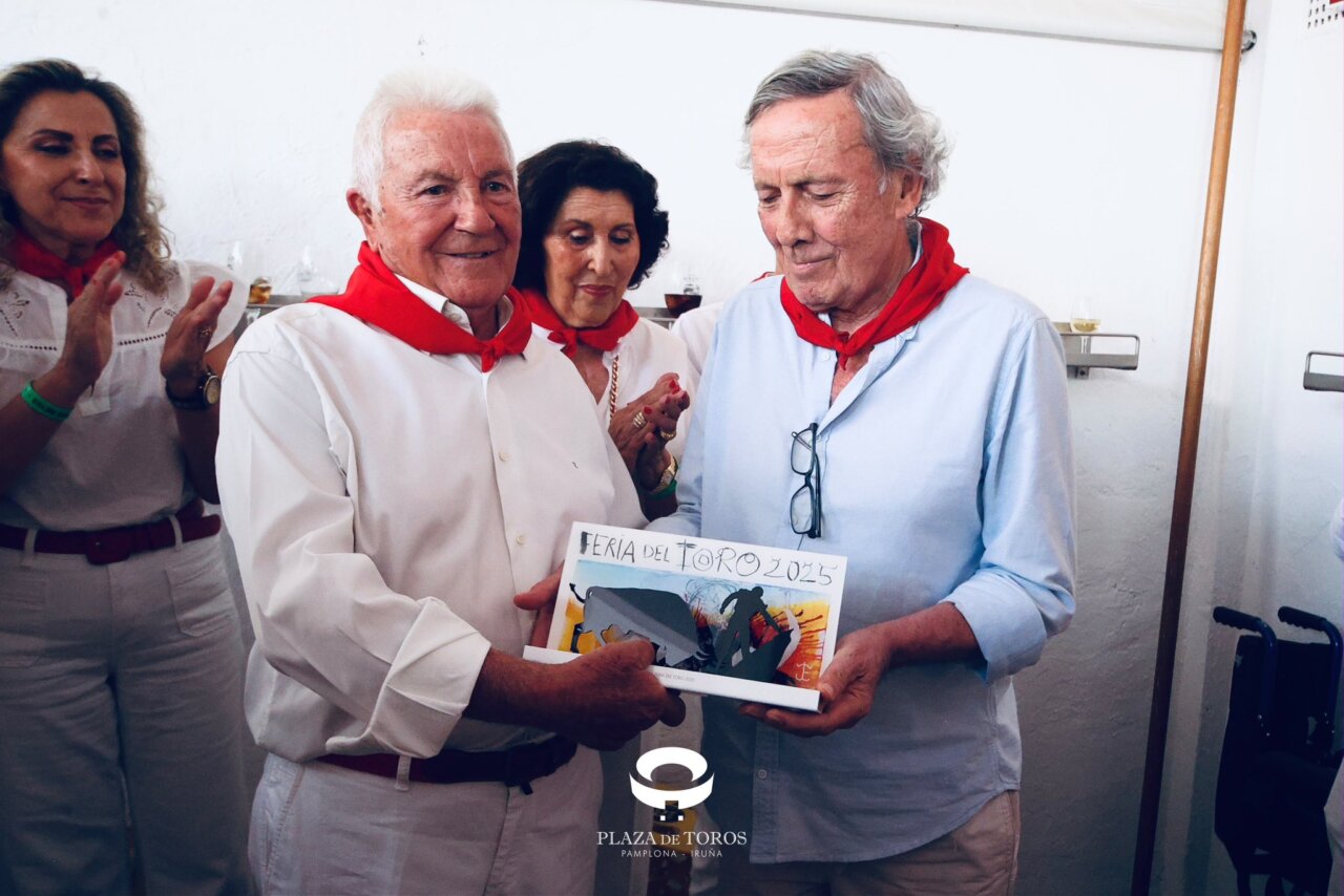José Escolar recoge el trofeo Feria del Toro de 2025