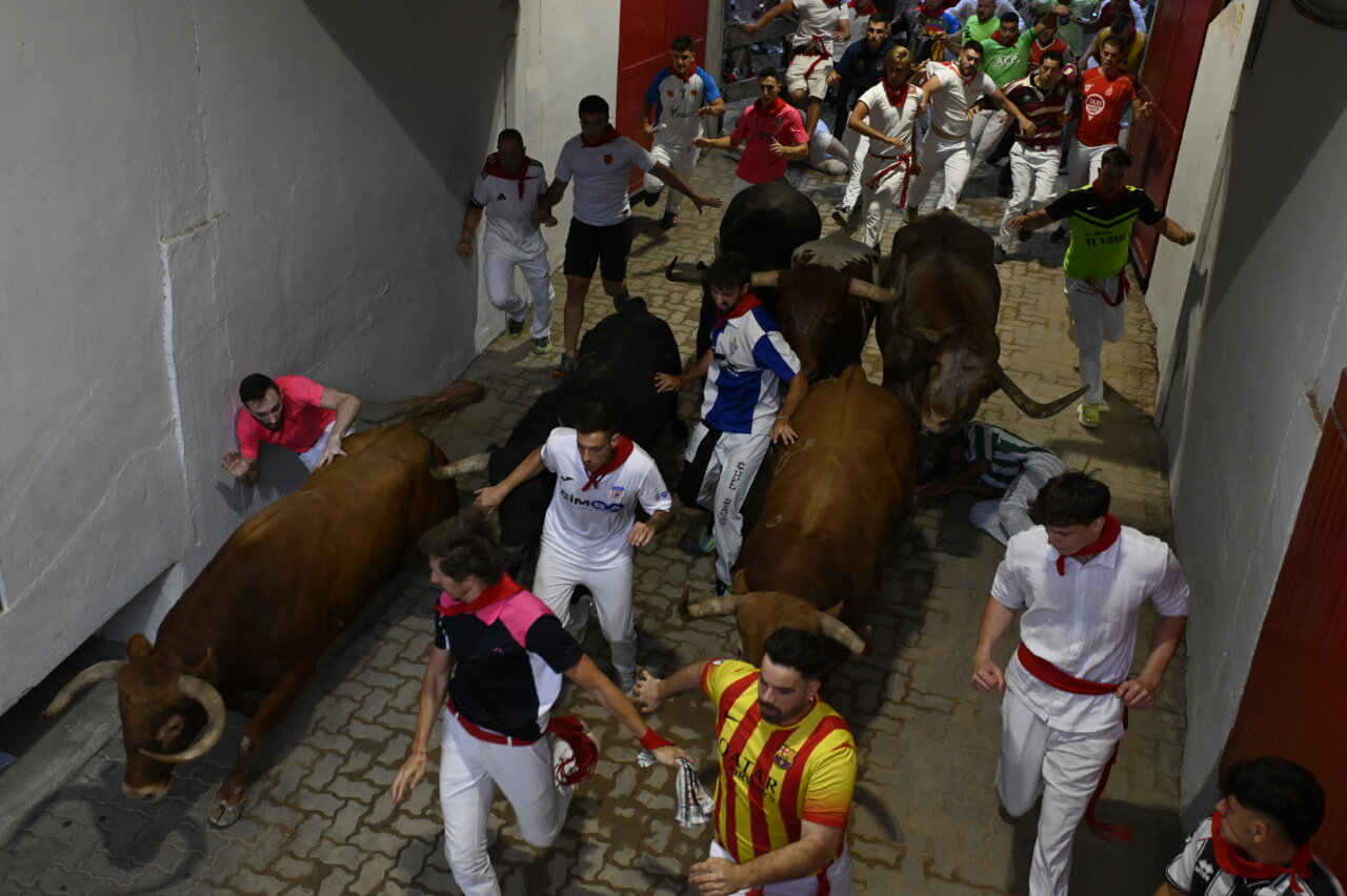 Los de Álvaro Núñez devuelven la emoción al encierro de Pamplona