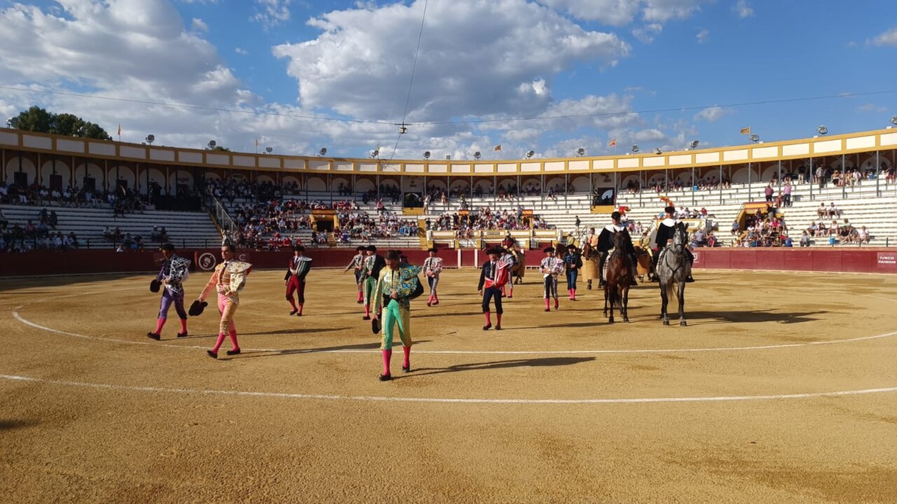 Faena de sabor de Morenito de Aranda frente al segundo en Teruel