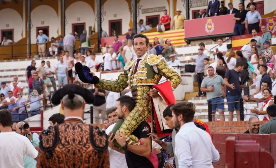 Puerta grande a la verdad y entrega de David de Miranda en Teruel