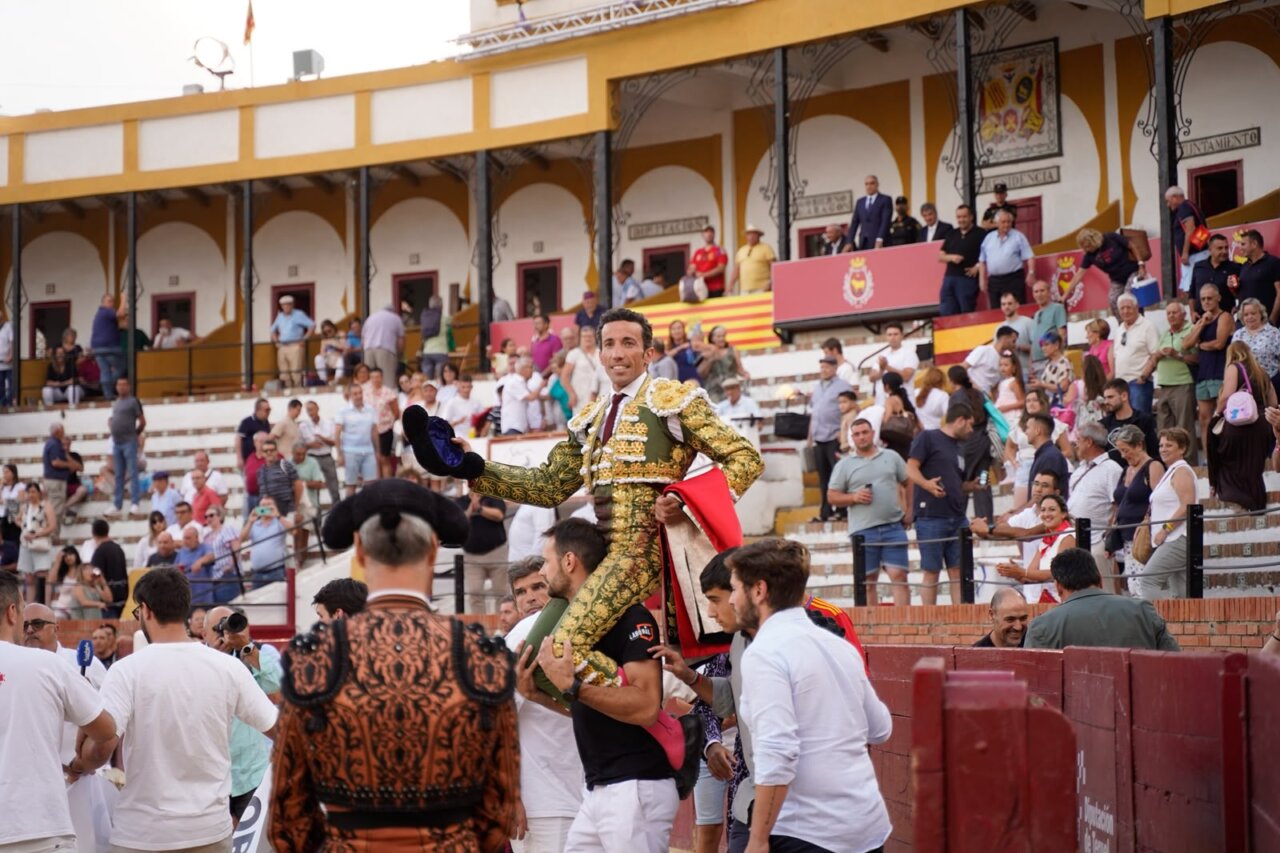 Puerta grande a la verdad y entrega de David de Miranda en Teruel