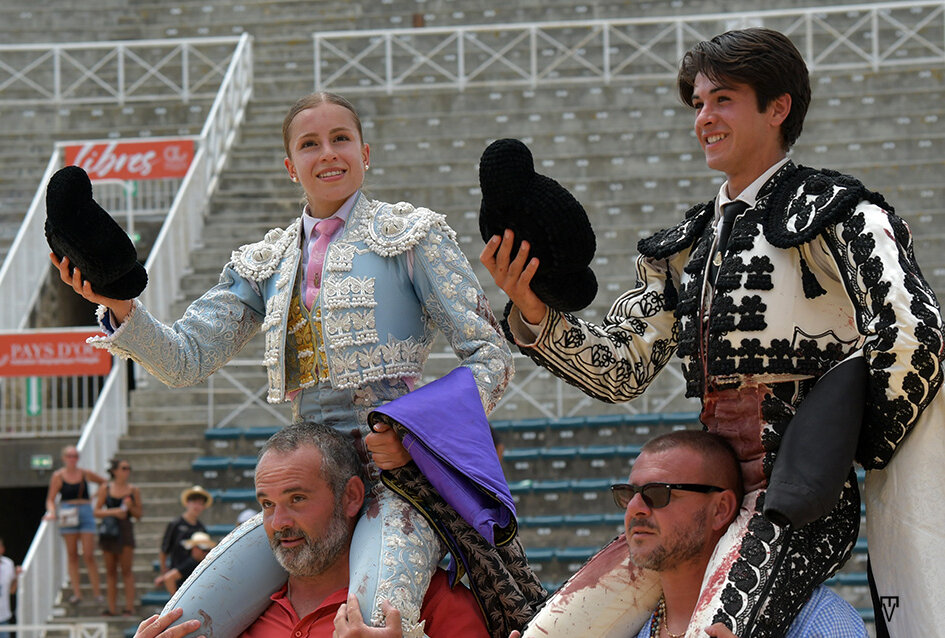 Olga Casado y Clovis saborean la miel y Víctor la hiel en la matinal de Beziers