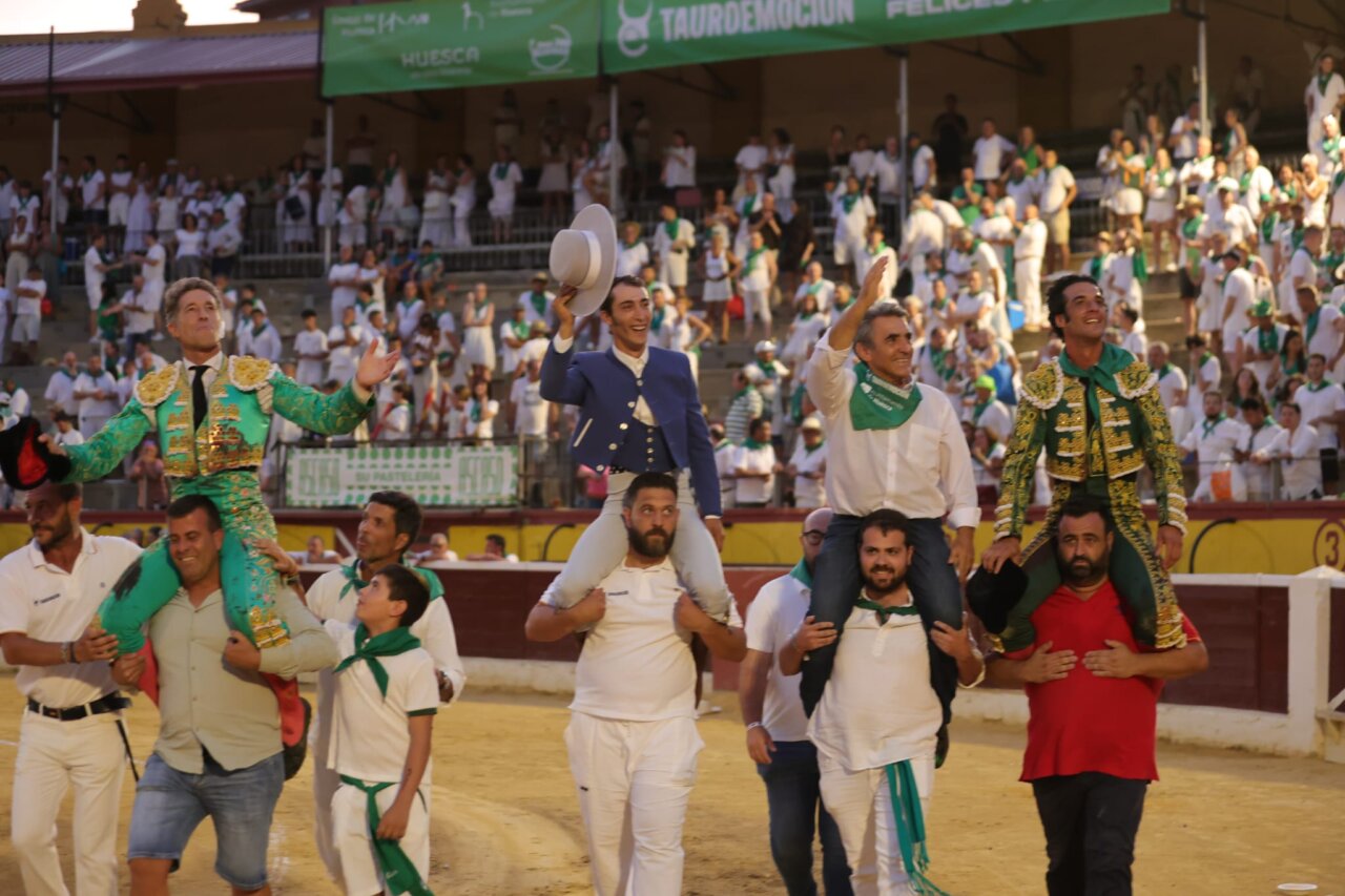 Victorino Martín saca nota en su regreso a Huesca