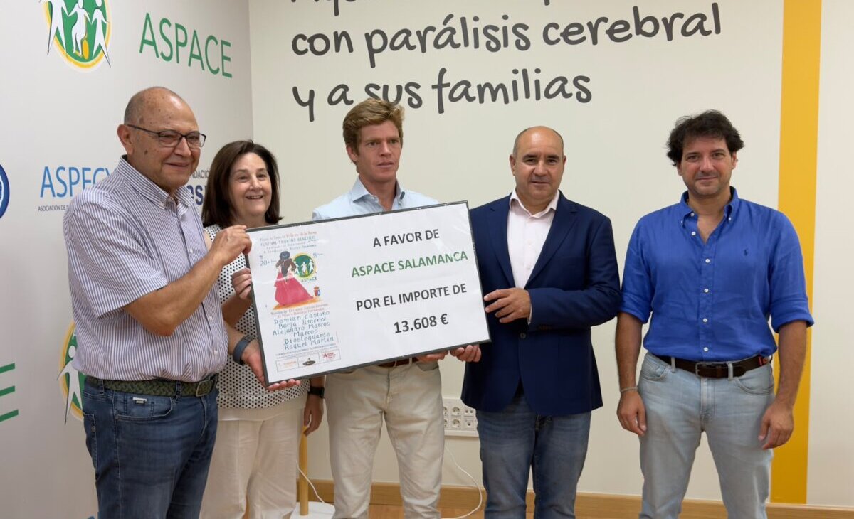 Borja Jiménez entrega a ASPACE Salamanca 13.608 euros del festival benéfico de Villares de la Reina