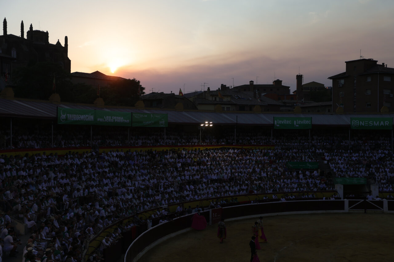 Huesca, la única plaza de toros que vivió el eclipse en pleno festejo
