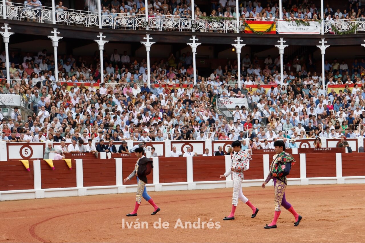 Siga en directo, toro a toro, la cuarta de feria en Gijón
